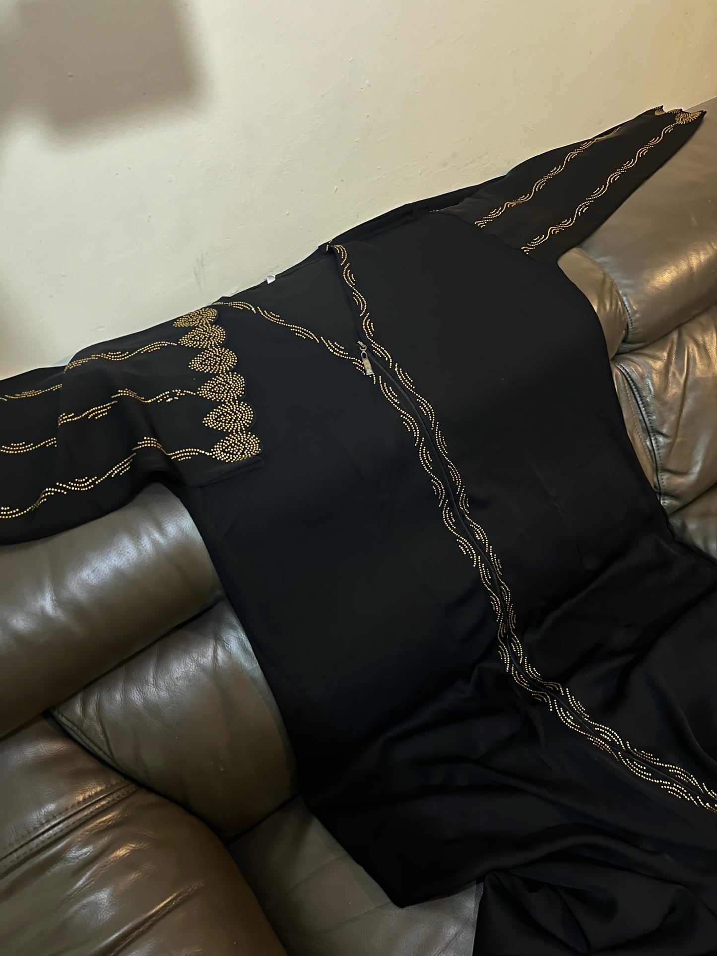 Abaya with a zipper