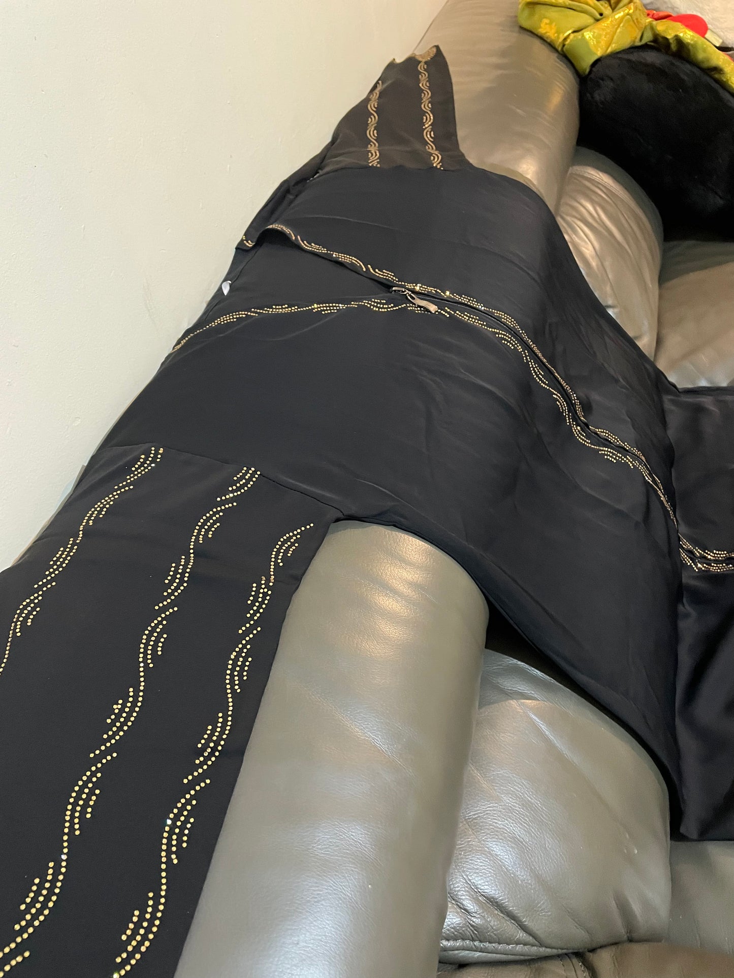 Abaya with a zipper